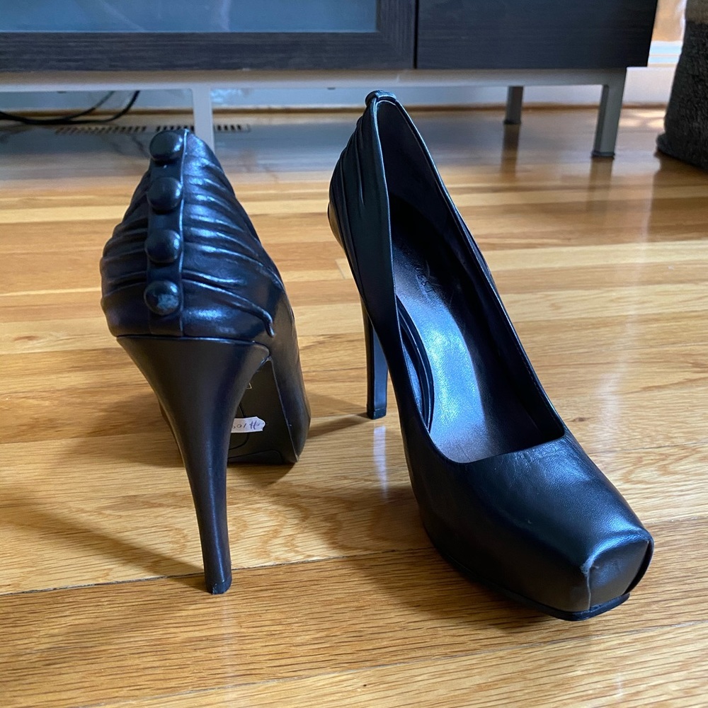 Black high heels. Nine West size 6